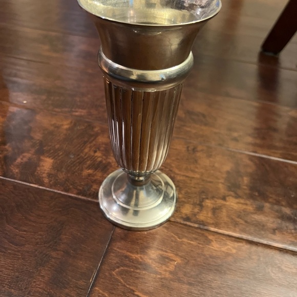 Vintage Silver Coated brass vase - Picture 5 of 8